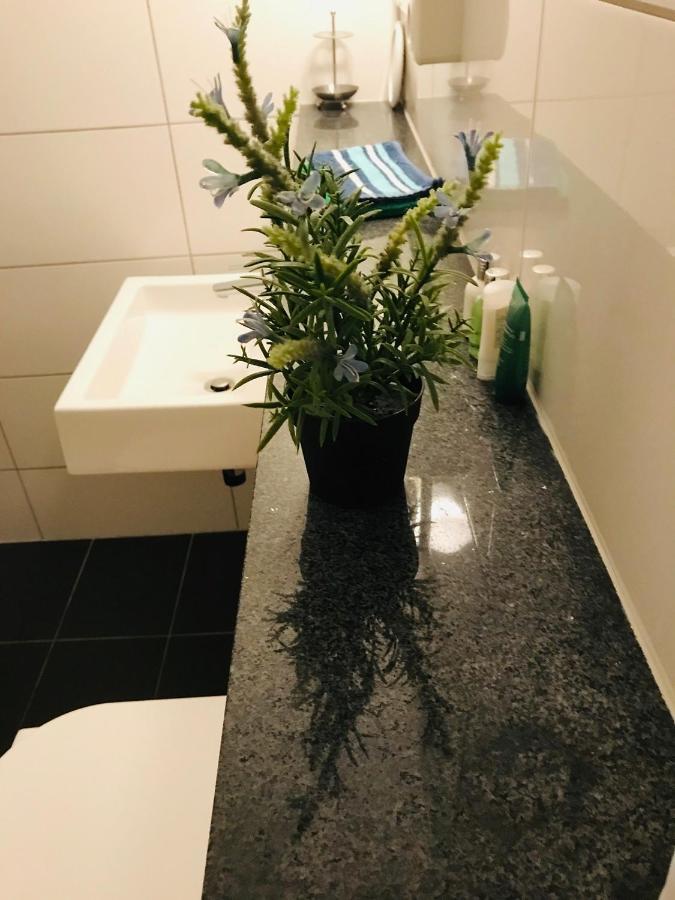 Messe Apartment Koeln West ภายนอก รูปภาพ