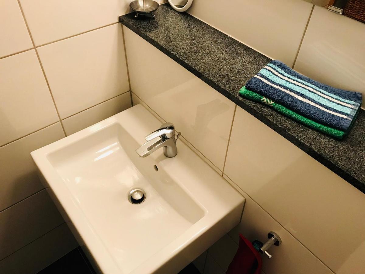 Messe Apartment Koeln West ภายนอก รูปภาพ